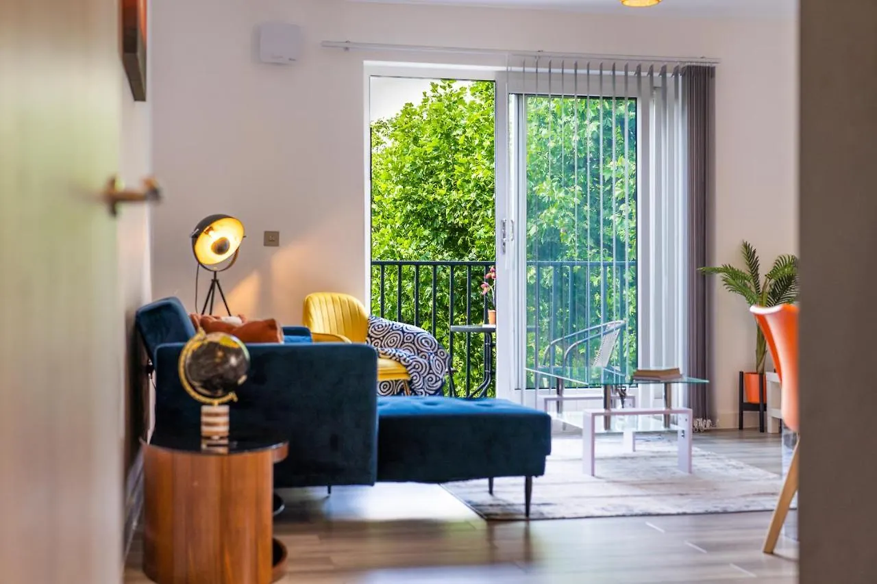 Ashview 8 - Heathrow - Business - Free Parking Apartman Staines-upon-Thames 0*,  Egyesült Királyság
