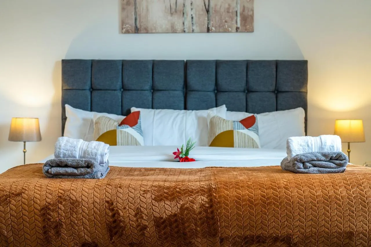 Ashview 8 - Heathrow - Business - Free Parking Apartman Staines-upon-Thames